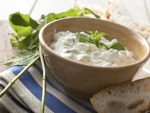 Tzatziki z czosnkiem niedźwiedzim