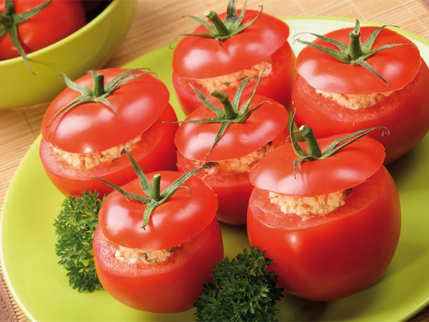 Pomidor faszerowany purée z bakłażanów
